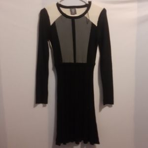 Vince Camuto longsleeve black, white, grey dress XS